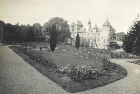 606015 Gezicht op de tuin in het park van het Kasteel De Haar (Kasteellaan 1) te Haarzuilens (gemeente Vleuten-De ...